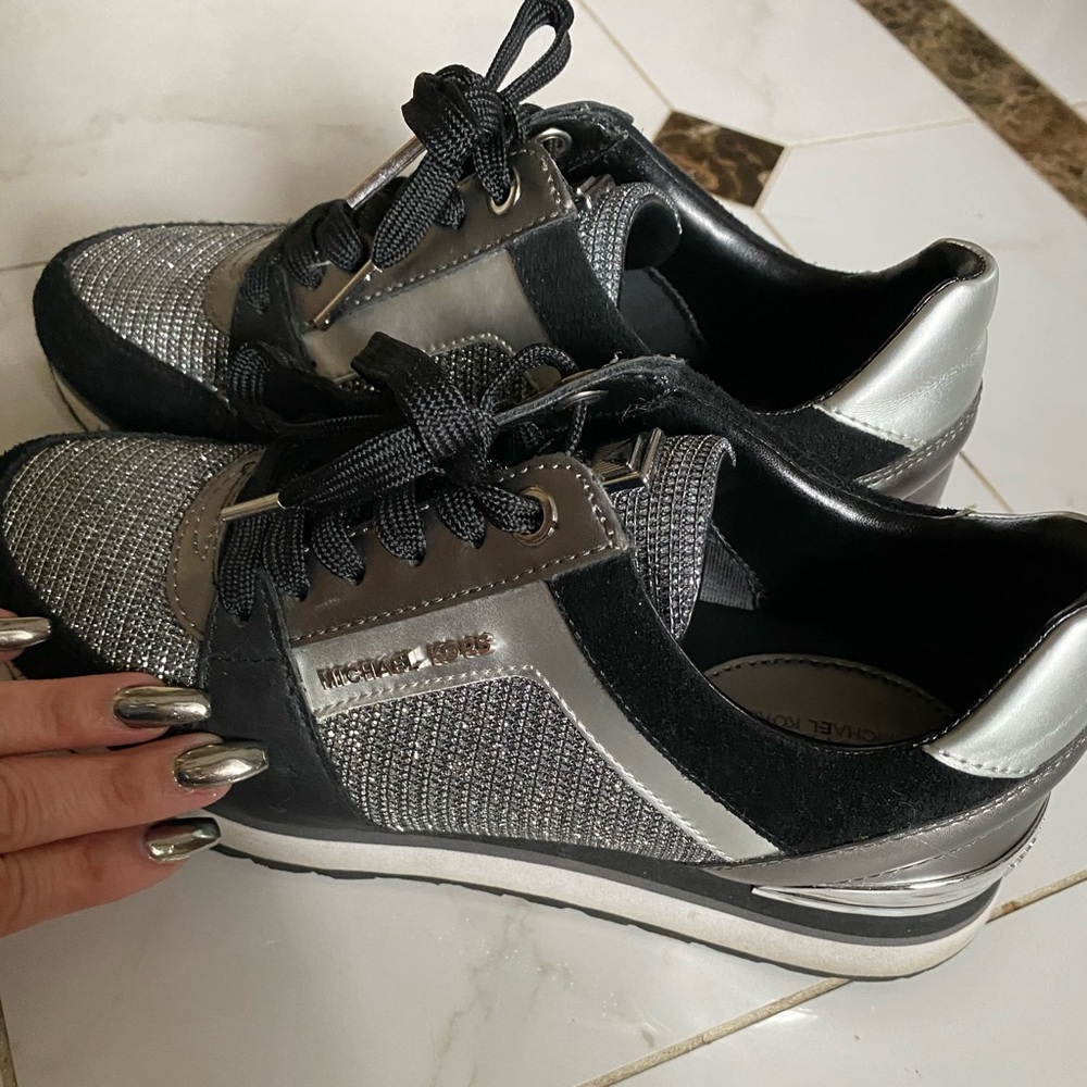 💎 ❄️ Icy bling bling MK sneakers 👟
